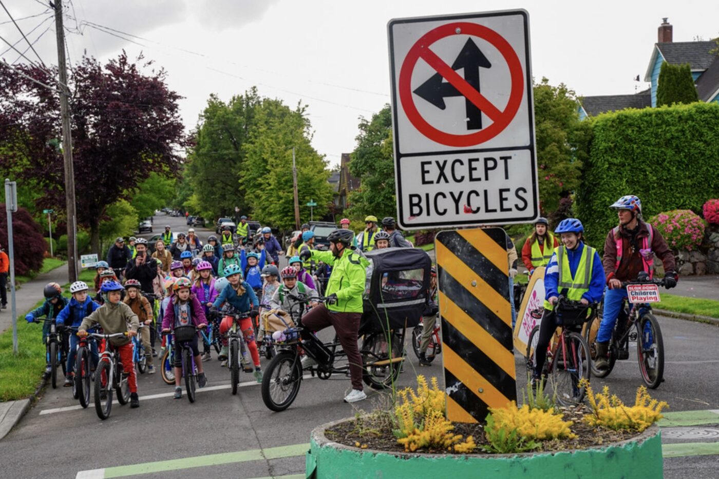 Support the Bike Bus Friendly Neighborhood Greenways Pilot